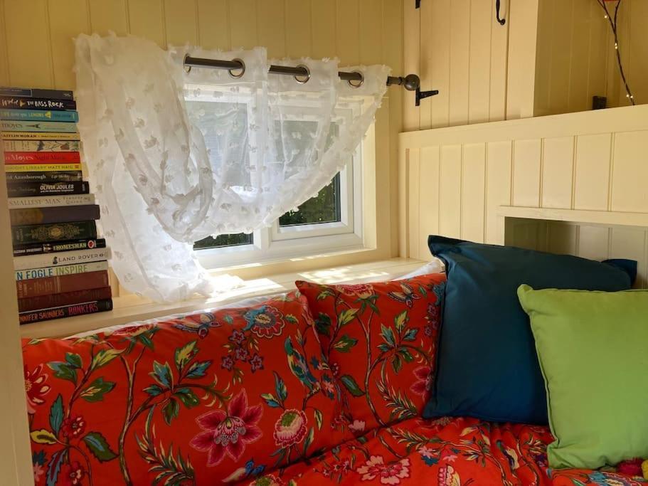 Neddys Rest Luxury Horsebox Lodge Battle