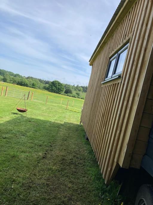 Neddys Rest Luxury Horsebox Lodge Battle